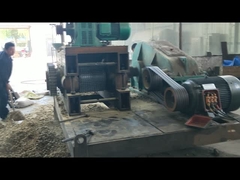 कोक चिप्स पेलेटाइजिंग के लिए उच्च दबाव रोलर बॉल प्रेस मशीन