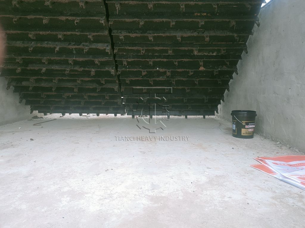 90m/H चेन प्लेट प्रकार खाद टर्नर कार्बनिक उर्वरक अपशिष्ट किण्वन मशीन