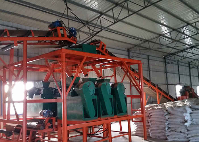 चिकन खाद उर्वरक granulation उत्पादन लाइन कासावा सक्रिय कार्बन रोलर प्रेस granulator उत्पादन लाइन
