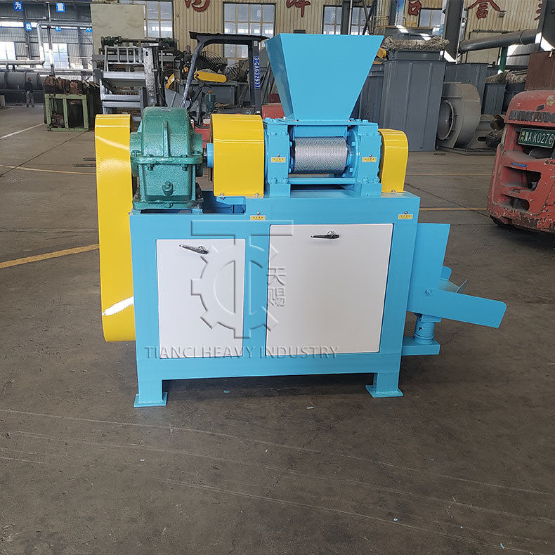 दानेदार ह्यूमिक एसिड उर्वरक उत्पादन लाइन उपकरण के लिए ह्यूमिक एसिड रोलर प्रेस ग्रेनुलेटर